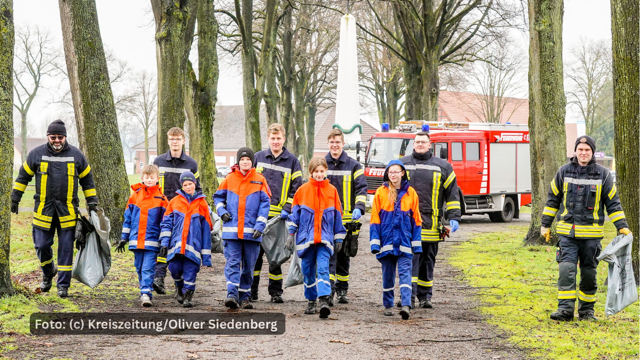Jugendfeuerwehr bei der Aktion Wir räumen auf